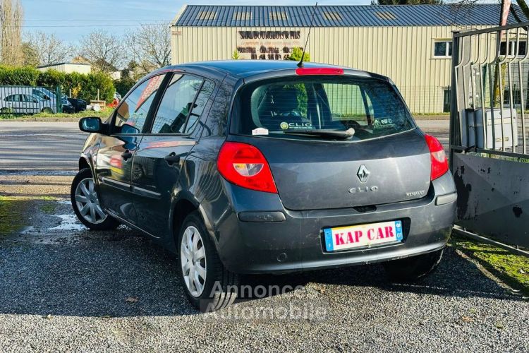 Renault Clio 1.5 dCi Confort Dynamique Garantie 6 mois Distribution neuve - <small></small> 5.490 € <small>TTC</small> - #2