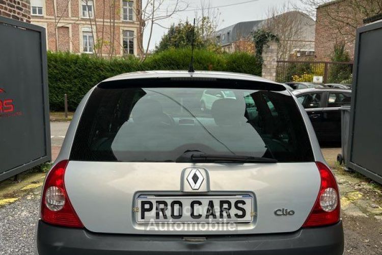 Renault Clio 1,5dCi 108,000KM - <small></small> 3.690 € <small>TTC</small> - #3