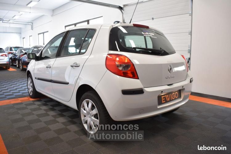 Renault Clio 1.6 110ch BVA DISTRIBUTION NEUVE ENTRETIEN COMPLET SUIVI GARANTIE 6 A 60 MOIS - <small></small> 6.890 € <small>TTC</small> - #4