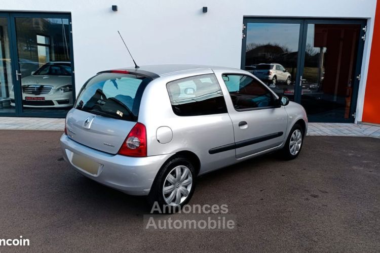 Renault Clio 2 1.2i 16V Campus Phase 75ch - <small></small> 3.490 € <small>TTC</small> - #4