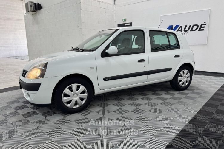 Renault Clio 2 II 1.4i 16S 98 CH PRIVILEGE PACK CLIM - GARANTIE 3 MOIS - <small></small> 4.990 € <small>TTC</small> - #4