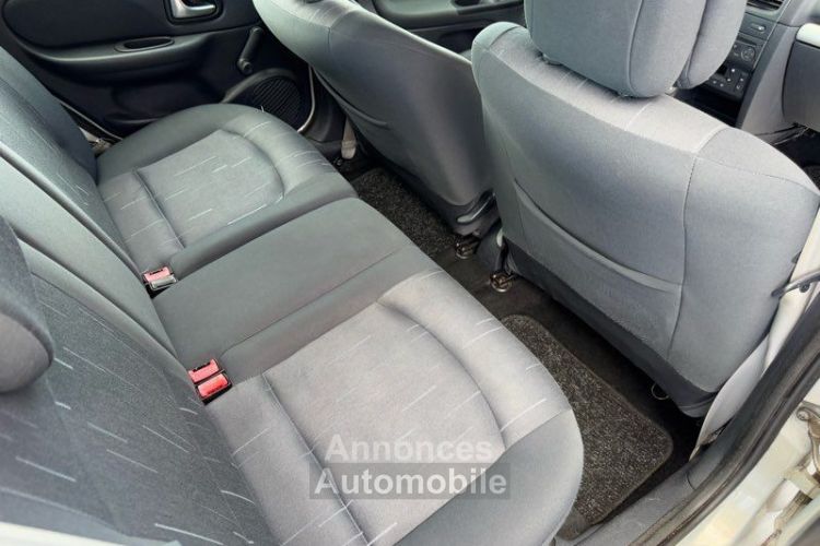 Renault Clio 2 phase 1.2 i 75 cv essence distribution neuve révision faite Garantie payement 4x sans frais centralisation Clim auto vitre électrique - <small></small> 2.890 € <small>TTC</small> - #5