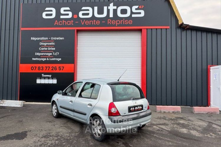 Renault Clio 2 Phase 1.4 I 98 CV 16 V BOITE AUTOMATQIUE attelage remorque payement 4x sans frais jusqu’à 2300 - <small></small> 4.290 € <small>TTC</small> - #3