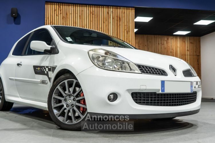 Renault Clio 2.0i 16V - 200 III BERLINE Sport F1 Team PHASE 1 - <small></small> 19.900 € <small>TTC</small> - #9