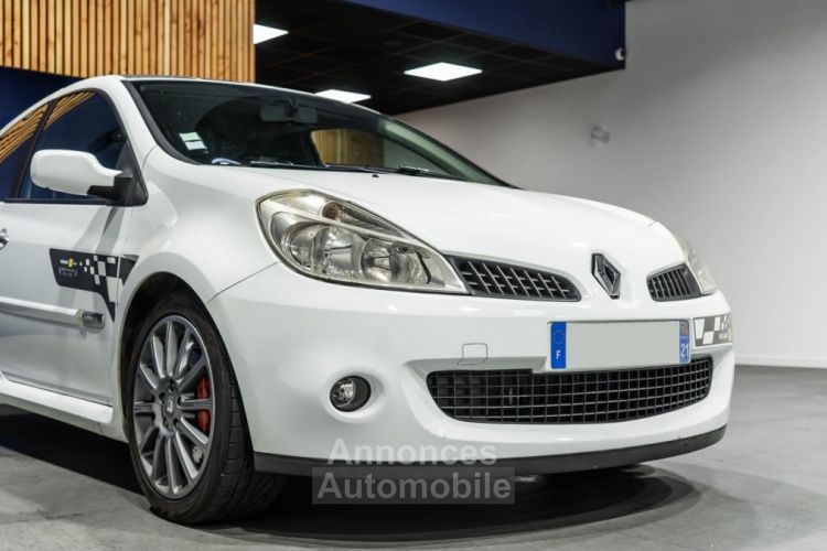 Renault Clio 2.0i 16V - 200 III BERLINE Sport F1 Team PHASE 1 - <small></small> 19.900 € <small>TTC</small> - #14