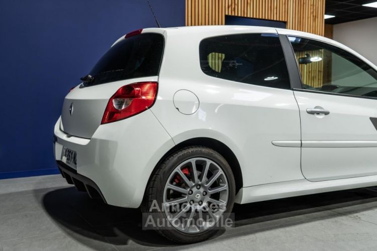 Renault Clio 2.0i 16V - 200 III BERLINE Sport F1 Team PHASE 1 - <small></small> 19.900 € <small>TTC</small> - #15