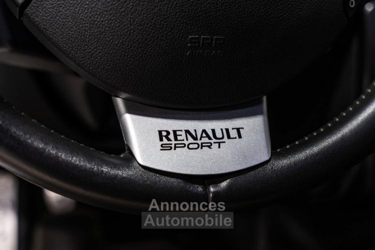 Renault Clio 2.0i 16V - 200 III BERLINE Sport F1 Team PHASE 1 - <small></small> 19.900 € <small>TTC</small> - #37