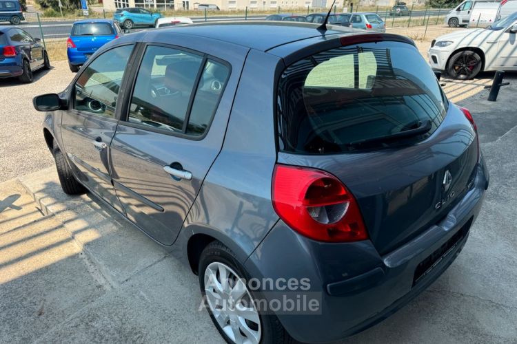 Renault Clio 3 1.2 75ch Rip Curl 5p - <small></small> 4.990 € <small>TTC</small> - #4