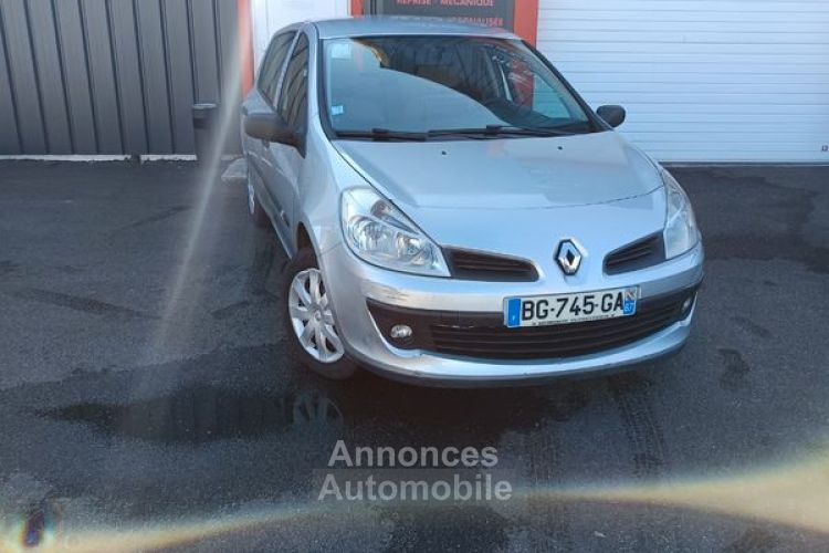 Renault Clio 3 1.4 98ch crit air 2 garantie 12 mois kit distribution neuf- embrayage neuf - <small></small> 3.690 € <small>TTC</small> - #2