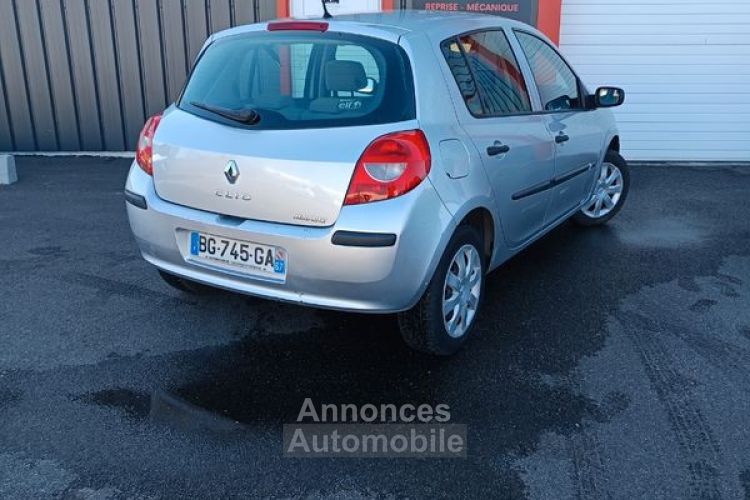 Renault Clio 3 1.4 98ch crit air 2 garantie 12 mois kit distribution neuf- embrayage neuf - <small></small> 3.690 € <small>TTC</small> - #3