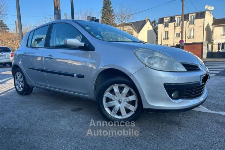 Renault Clio 3 1.6L i 111CV BOÎTE AUTO - <small></small> 5.490 € <small>TTC</small> - #2