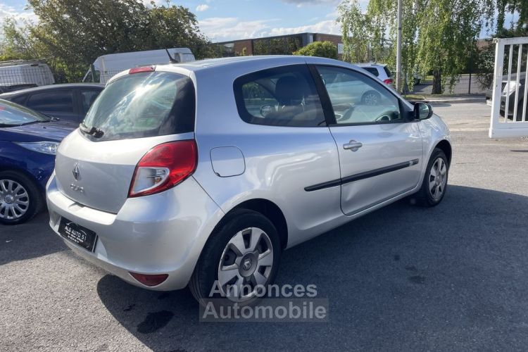 Renault Clio 3 dci 75 expression portes (5 places-clim) - <small></small> 3.990 € <small>TTC</small> - #3