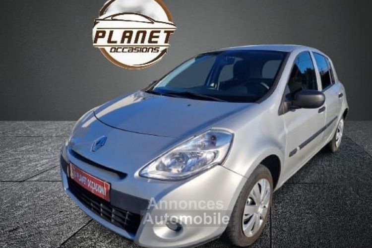 Renault Clio 3 Essence 1.2i 75cv 42854 Km 1ère Main - <small></small> 7.490 € <small>TTC</small> - #1