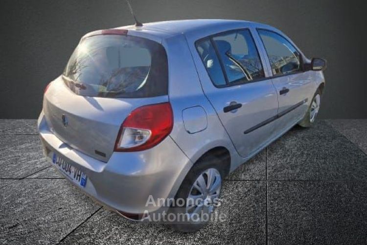 Renault Clio 3 Essence 1.2i 75cv 42854 Km 1ère Main - <small></small> 7.490 € <small>TTC</small> - #4