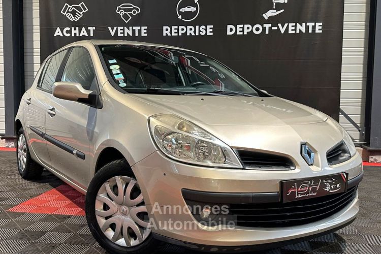 Renault Clio 3 III 1.2 16V 75ch Expression - <small></small> 4.490 € <small>TTC</small> - #2