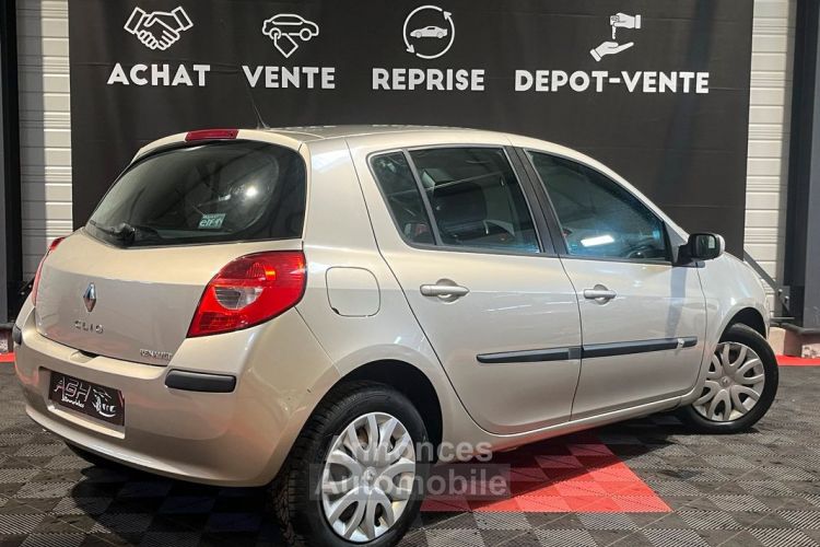 Renault Clio 3 III 1.2 16V 75ch Expression - <small></small> 4.490 € <small>TTC</small> - #4