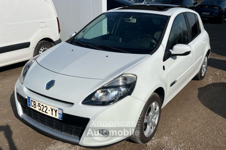 Renault Clio 3 XV de France TOM 1.2L 100cv 5 portes - <small></small> 5.890 € <small>TTC</small> - #1