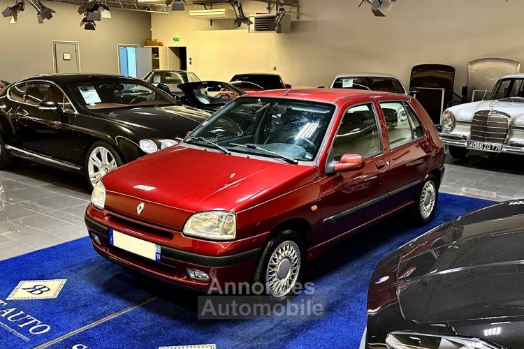 Renault Clio (B/C57) 1.8 95ch Baccara 5p - <small></small> 8.500 € <small>TTC</small> - #1