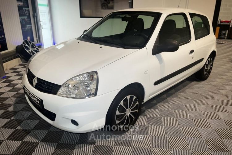 Renault Clio Campus Essence / GPL - 1ère main - <small></small> 4.490 € <small>TTC</small> - #1