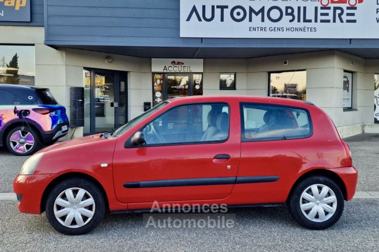 Renault Clio CAMPUS Phase 2 1.2 i 16V 75cv - <small></small> 2.900 € <small>TTC</small> - #3