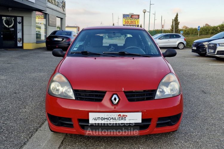 Renault Clio CAMPUS Phase 2 1.2 i 16V 75cv - <small></small> 2.900 € <small>TTC</small> - #9