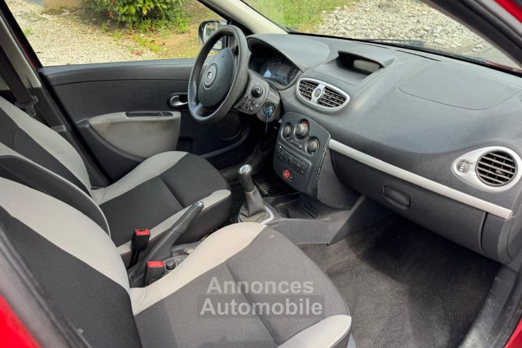 Renault Clio Clio III 1.2 16V 75 Alizé (5 CV) 2012 - <small></small> 3.800 € <small>TTC</small> - #5