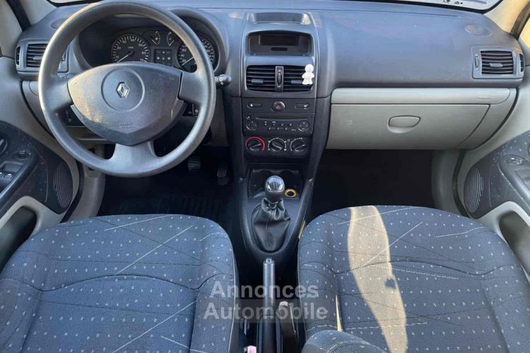 Renault Clio II 1.2 16V 1149cm3 75cv  - <small></small> 3.300 € <small>TTC</small> - #6