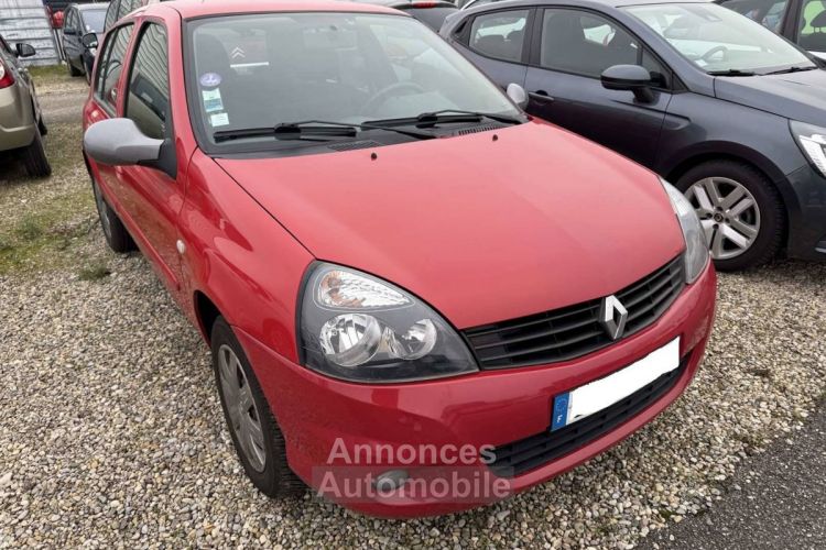 Renault Clio II 1.2 16v Campus Bye Bye 5p - <small></small> 5.990 € <small>TTC</small> - #1