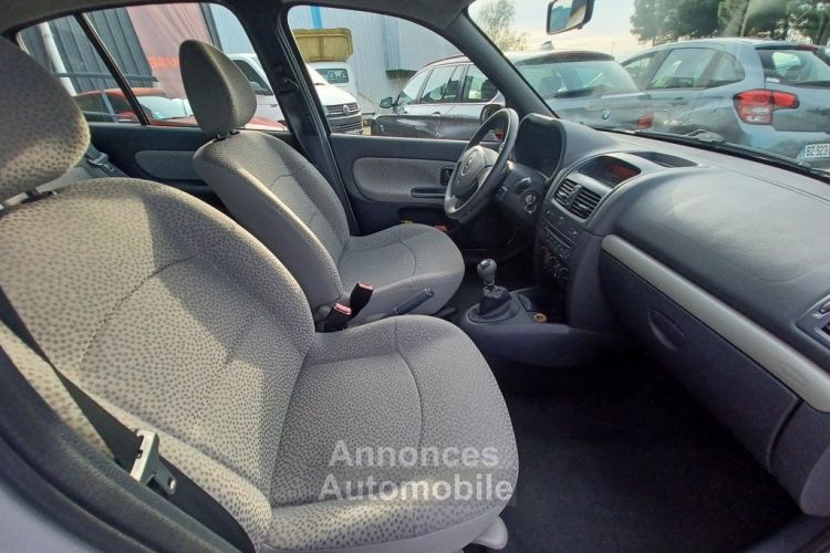 Renault Clio II 1.2 i 75CV CAMPUS 5P - FAIBLE KILOMETRAGE CLIM - <small></small> 6.990 € <small>TTC</small> - #9