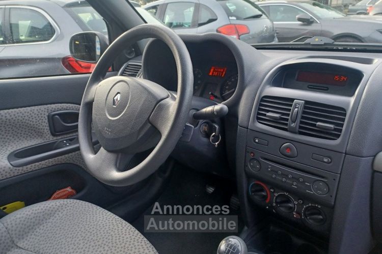 Renault Clio II 1.2 i 75CV CAMPUS 5P - FAIBLE KILOMETRAGE CLIM - <small></small> 6.990 € <small>TTC</small> - #10