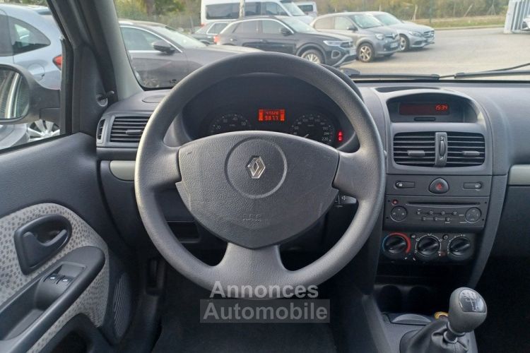 Renault Clio II 1.2 i 75CV CAMPUS 5P - FAIBLE KILOMETRAGE CLIM - <small></small> 6.990 € <small>TTC</small> - #12