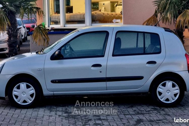 Renault Clio II 1.2 i AUTHENTIQUE 61 260 Km GARANTI 12 MOIS - <small></small> 3.990 € <small>TTC</small> - #2