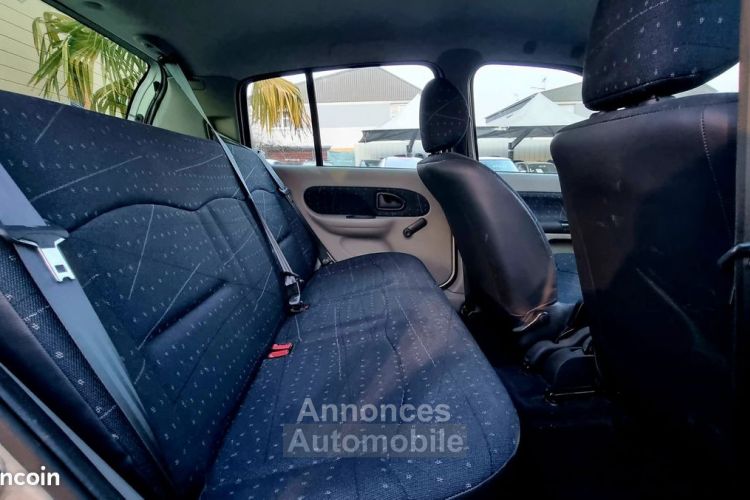 Renault Clio II 1.2 i AUTHENTIQUE 61 260 Km GARANTI 12 MOIS - <small></small> 3.990 € <small>TTC</small> - #5