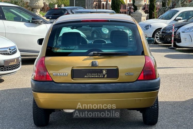 Renault Clio II 1.4 75CH RTE 5P - <small></small> 4.290 € <small>TTC</small> - #10