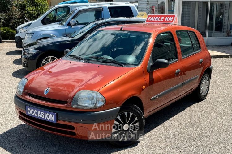 Renault Clio II 1.4i 75 Cv Faible Kilométrage-1ère Main-Double De Clé - <small></small> 3.990 € <small>TTC</small> - #1