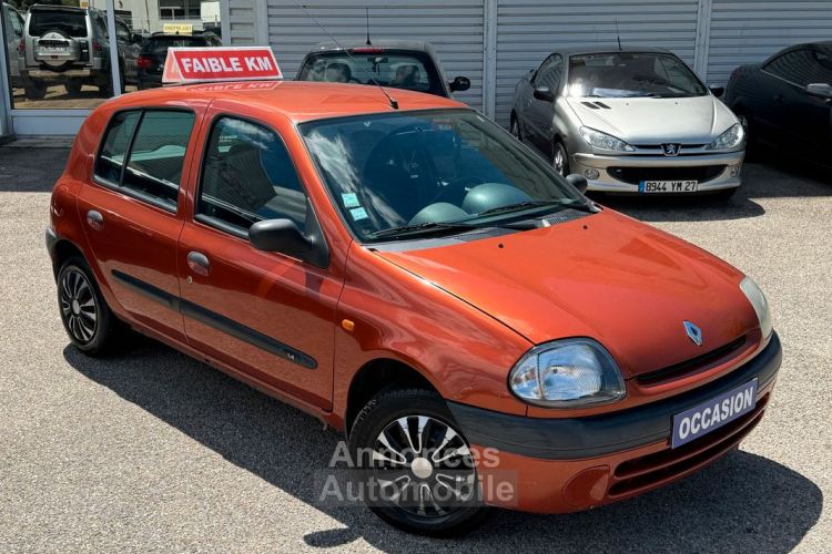 Renault Clio II 1.4i 75 Cv Faible Kilométrage-1ère Main-Double De Clé - <small></small> 3.990 € <small>TTC</small> - #2