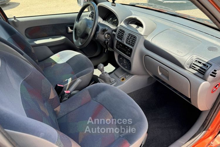 Renault Clio II 1.4i 75 Cv Faible Kilométrage-1ère Main-Double De Clé - <small></small> 3.990 € <small>TTC</small> - #5