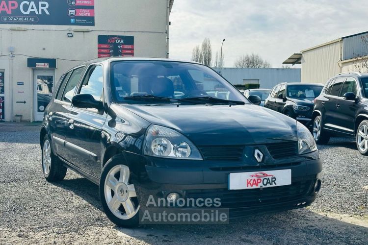 Renault Clio II 1.5 DCI 100 SPORT DYNAMIQUE (2005) 172 869 km • Garantie 6 mois - <small></small> 3.990 € <small>TTC</small> - #1