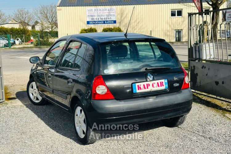 Renault Clio II 1.5 DCI 100 SPORT DYNAMIQUE (2005) 172 869 km • Garantie 6 mois - <small></small> 3.990 € <small>TTC</small> - #2