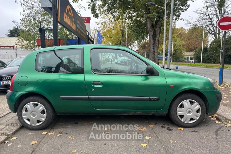 Renault Clio II (2) 1.2 16S EXPRESSION QUICKSHIFT 3P - <small></small> 3.995 € <small>TTC</small> - #18