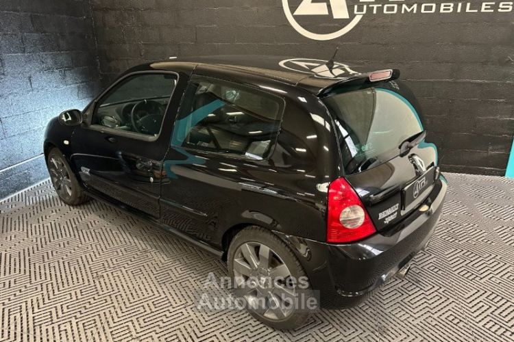 Renault Clio II 2.0 16V 182CH SPORT 3P - <small></small> 11.490 € <small>TTC</small> - #3