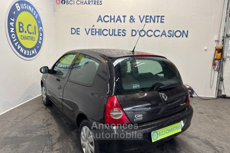 Renault Clio II CAMPUS 1.2 16V 75CH AUTHENTIQUE ECO² 3P - <small></small> 5.990 € <small>TTC</small> - #4