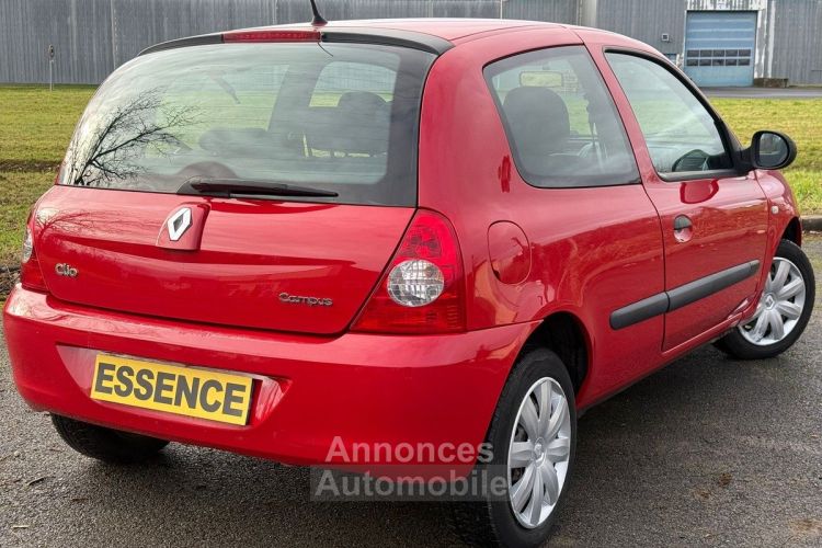 Renault Clio II Campus - 1.2i 8V 60ch (4 cv) BVM5 Rouge 3 Portes Clim 2011 - <small></small> 4.500 € <small>TTC</small> - #2