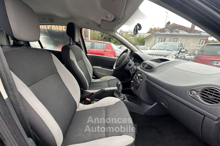 Renault Clio II CAMPUS STE 1.5 DCI 65CH GENERIQUE 3P - <small></small> 3.990 € <small>TTC</small> - #7