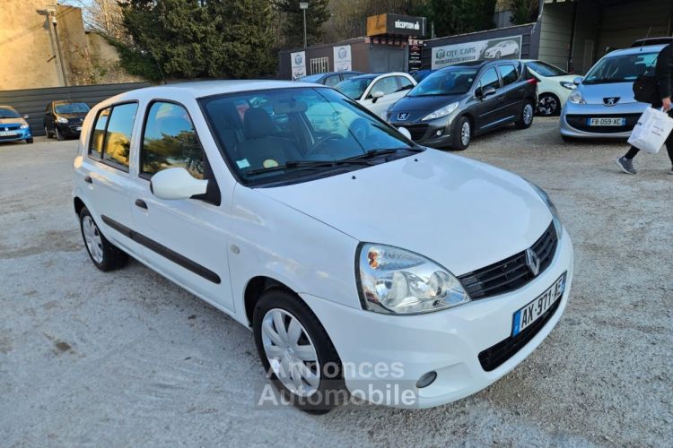 Renault Clio II Ph. 2 Campus Dynamique 1.5 DCI 65 ECO - <small></small> 4.490 € <small>TTC</small> - #1