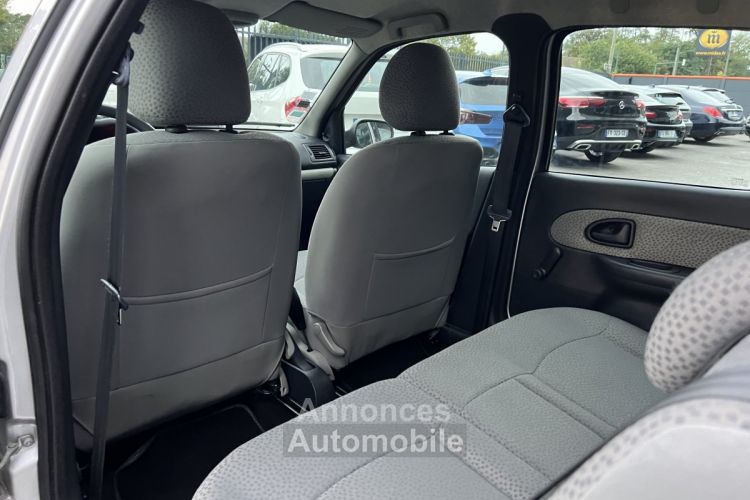 Renault Clio II PHASE 2 CAMPUS 1.2 16V 75 Cv BLUETOOTH / PAIEMENT CB 4x POSSIBLE - GARANTIE 1 AN - <small></small> 4.970 € <small>TTC</small> - #18