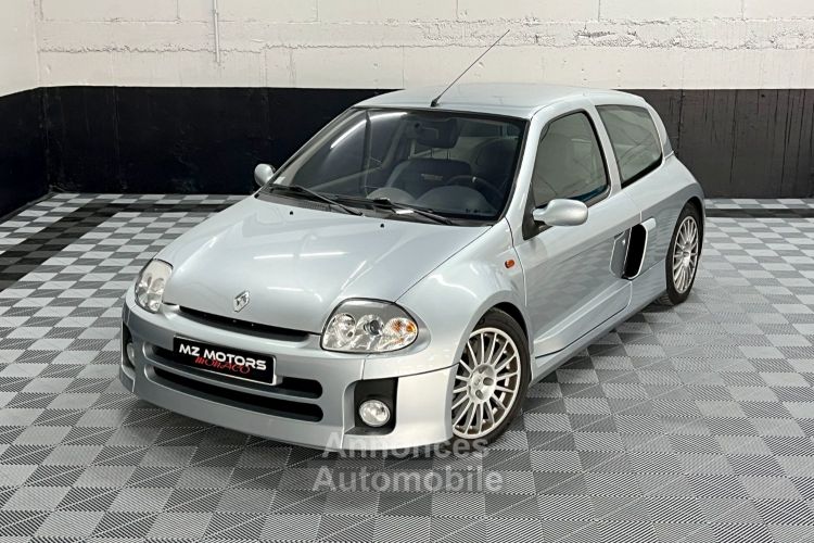 Renault Clio II V6 24S 230 RS - N. 1058 - 16200 Km - COLLECTOR - <small></small> 60.000 € <small></small> - #4