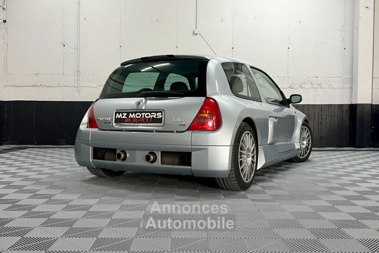 Renault Clio II V6 24S 230 RS - N. 1058 - 16200 Km - COLLECTOR - <small></small> 60.000 € <small></small> - #17