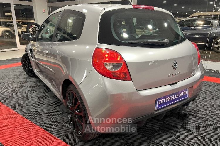 Renault Clio III  2.0 16V 200 Sport - <small></small> 16.990 € <small>TTC</small> - #3