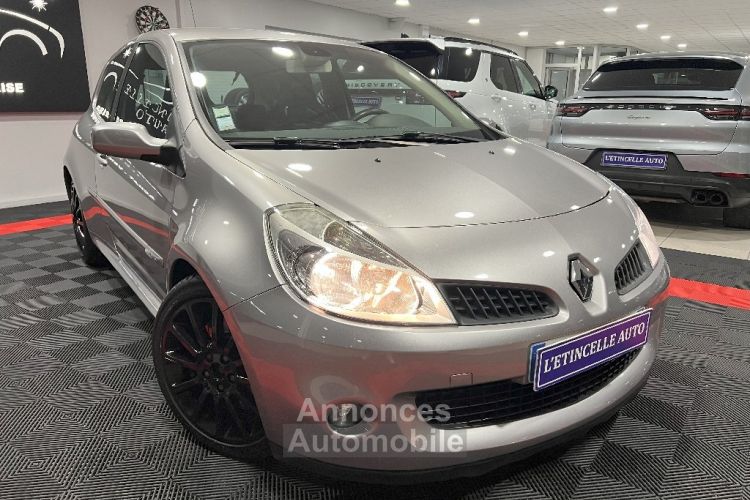 Renault Clio III  2.0 16V 200 Sport - <small></small> 16.990 € <small>TTC</small> - #4